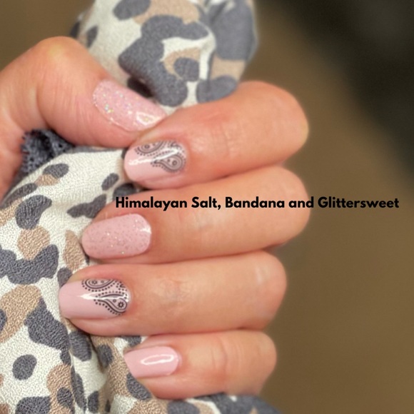 Color Street - Himalayan Salt - soft pink nail strip set - Picture 6 of 10